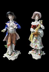 Pair of polychrome porcelain figures. Ginori-Capodimonte.