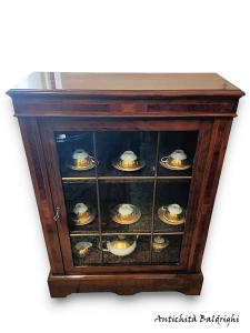 Antike Vitrine
