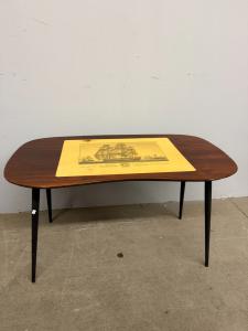 Mid-century walnut coffee table, bean-shaped, 41x41x79cm