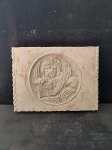 Mattonella Veneziana in marmo botticino - Leone di S.Marco in moleca - 37 x 28 cm