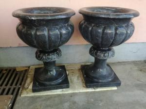 COPPIA DI VASI IN MARMO