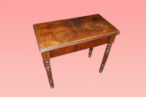 Mesa de jogo em estilo Diretório francês do século XIX.
