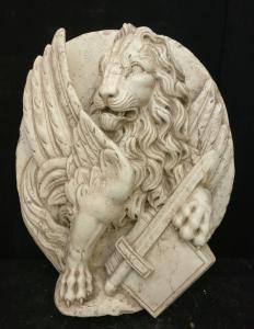 Esclusivo Altorilievo in Marmo Biancone di Asiago - Leone di San Marco - Venezia in guerra - 58 x 66 cm - Venezia