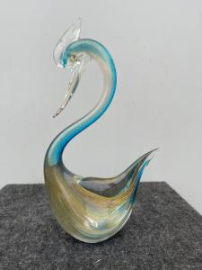 Uccello in vetro sommerso con inclusioni foglia oro.Flavio Poli per Seguso.Murano.