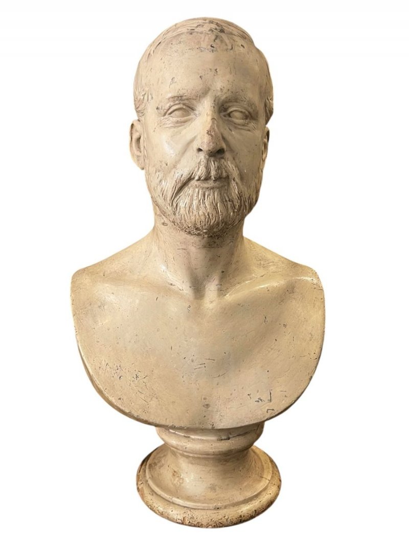 Busto virile in gesso
