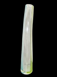 Vaso a forma ritorta a filigrana verticale lattimo,verde e azzurro.Aureliano Toso.Murano.