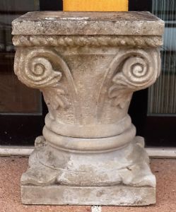 Hauptstadt geschnitzt Stein