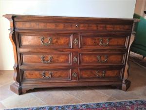 Commode toscane, deuxième moitié du XVIIe siècle.