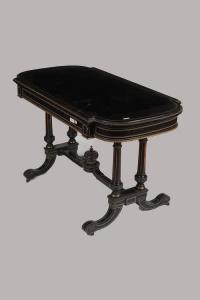 Antico tavolino da centro francese del 1800 in legno ebanizzato