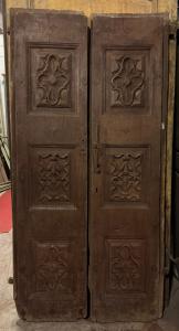 PTCI534 - Porta de entrada, com ricos painéis esculpidos, época de 1700, vão de luz cm L 86 x A 192