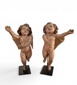 Pair of angels with movable wings in lacquered wood