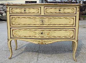 Cômoda laqueada