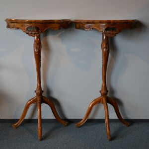 Coppia di piccoli tavoli a muro console del XX secolo