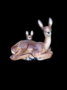 Ceramic sculpture depicting a mother deer with a fawn. SACA Manufacture, Sesto Fiorentino.