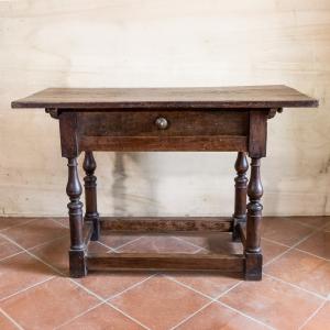 Tavolino a rocchetto in noce