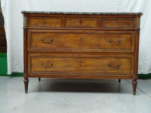 Comò in noce massello a due cassetti e mezzo Luigi XVI fine 1700 francese