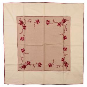 Coppia di tovaglie quadrate ricamate con uva - B/1818 -