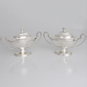 Coppia di zuccheriere con coperchi in argento sterling Giorgio III, Thomas Chawner, Londra, 1783