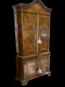 Two-part cabinet