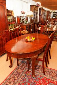 Mesa de jantar em nogueira, por volta de 1880