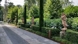 statue in terracotta toscane