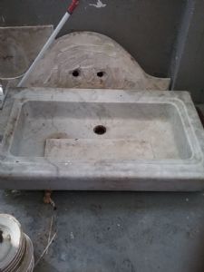 Lavatório de mármore de Carrara, medidas: 115 x 63 cm, profundidade x altura: 20 cm