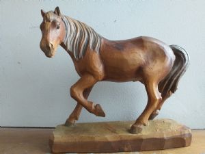 Hölzernes Pferd aus Gröden