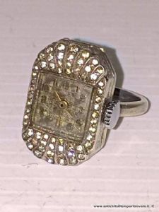 Antico anello con orologio in argento e marcassite