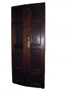 Porta de entrada de nogueira piemontesa
