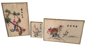 Três pequenos quadros bordados em seda chinesa