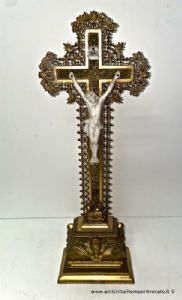  Antico cristo in legno dorato e biscuit 