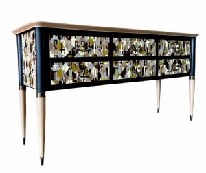 Lackierte Kommode aus den 50er Jahren
