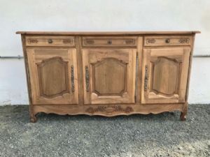 Schöne provenzalische Anrichte aus Nussbaum - Restauriert_car 2718