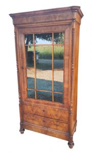 Vitrine de Biblioteca Cenográfica Cappuccina Lombarda em Nogueira