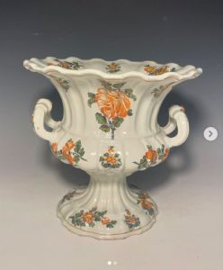 Raro vaso ad anfora  con manici , manifattura Antonibon Nove di Bassano XVIII secolo VENDUTO