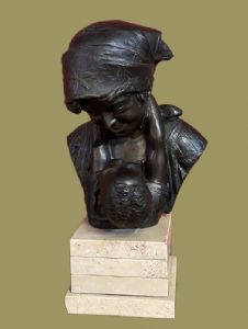 scultura in bronzo con basamento marmo