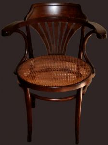 Pratica e rara poltroncina da scrivania Thonet marcata integra. Austria 1870 c.a.