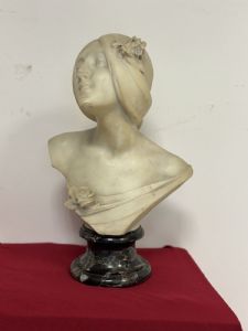 Busto in marmo di Carrara. La bella Fiorentina Emilio fiaschi 1858 . 1941