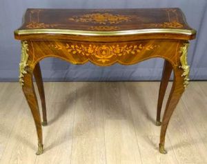 Mesa de consola para jogos de altíssima qualidade.