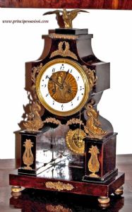 Vienna 1800-1810. Mirabile e rara pendola da comò-tavolo del primo impero viennese con automi