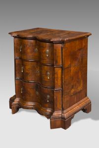 Venetian small cabinet