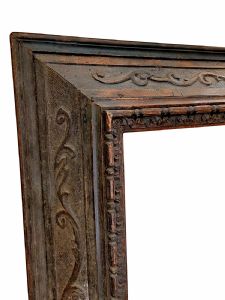 Cornice in legno intagliata del 1700