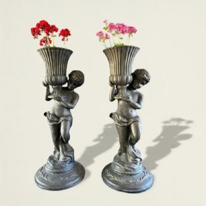 
Coppia Fioriere in Ghisa con Putti