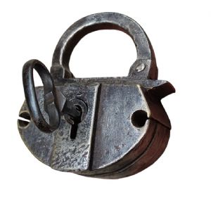 Bel lucchetto in ferro forgiato ed inciso XVI-XVII secolo