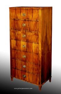 Vienna, 1815 - 20 c.a.  Rara chiffoniere comò settimanale del primo periodo biedermeier viennese, di pratica integrità e in prima patina