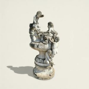 
Fontana Scultorea Neoclassica in Marmo Bianco