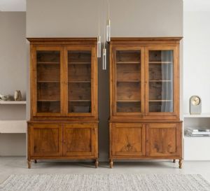 Coppia di credenze librerie in noce 1840 