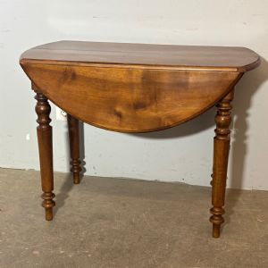 Antico tavolo console rotondo a bandelle . Luigi Filippo XIX sec noce massello . restaurato. Mis 100 x 59 cm 