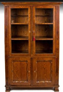 IM ANGEBOT Österreich um 1835, ausgereifte Biedermeierzeit. Helle Bibliothek (auch als Anrichte) in intaktem Zustand (auch Glastür)