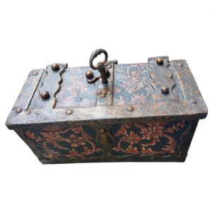 Superb hand-forged and painted iron casket, early 17th century